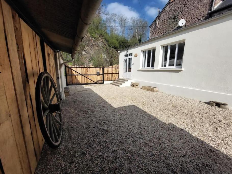 L'Aigrette Moderne, Ensoleille Et Bien Place Thury-Harcourt-le-Hom Exteriör bild